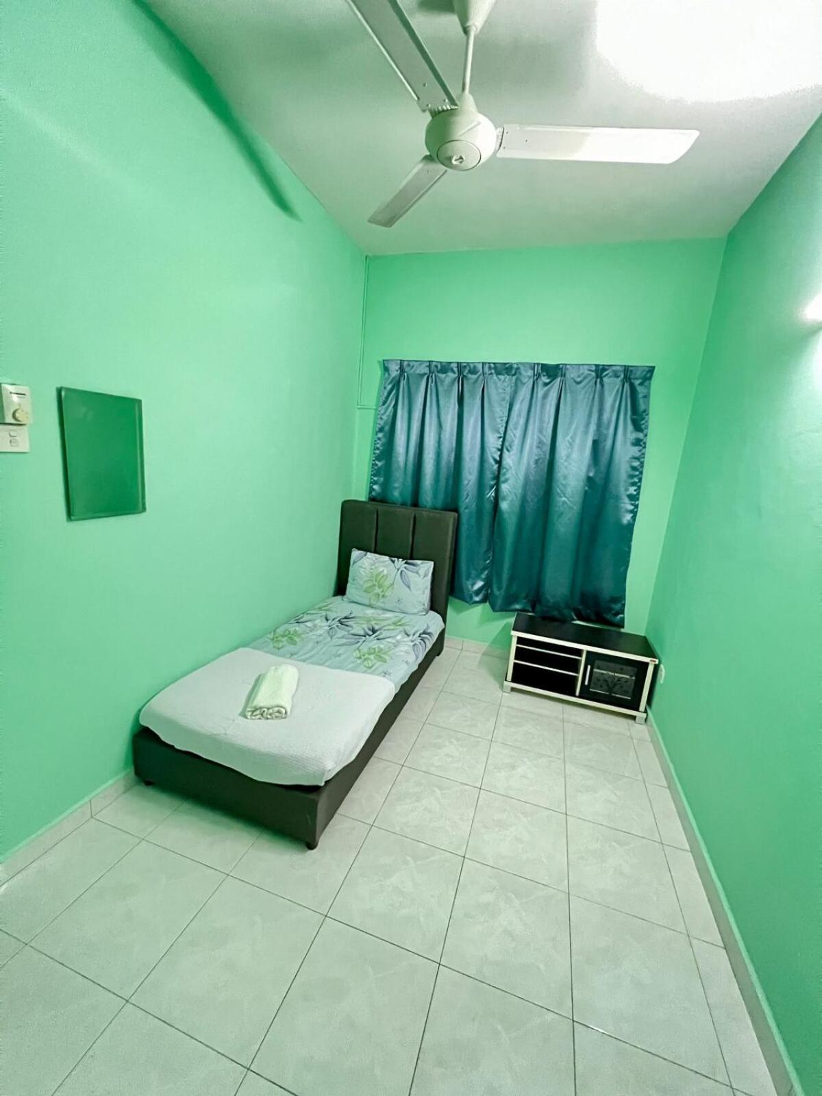 Rini Utama Homestay Skudai Exterior foto