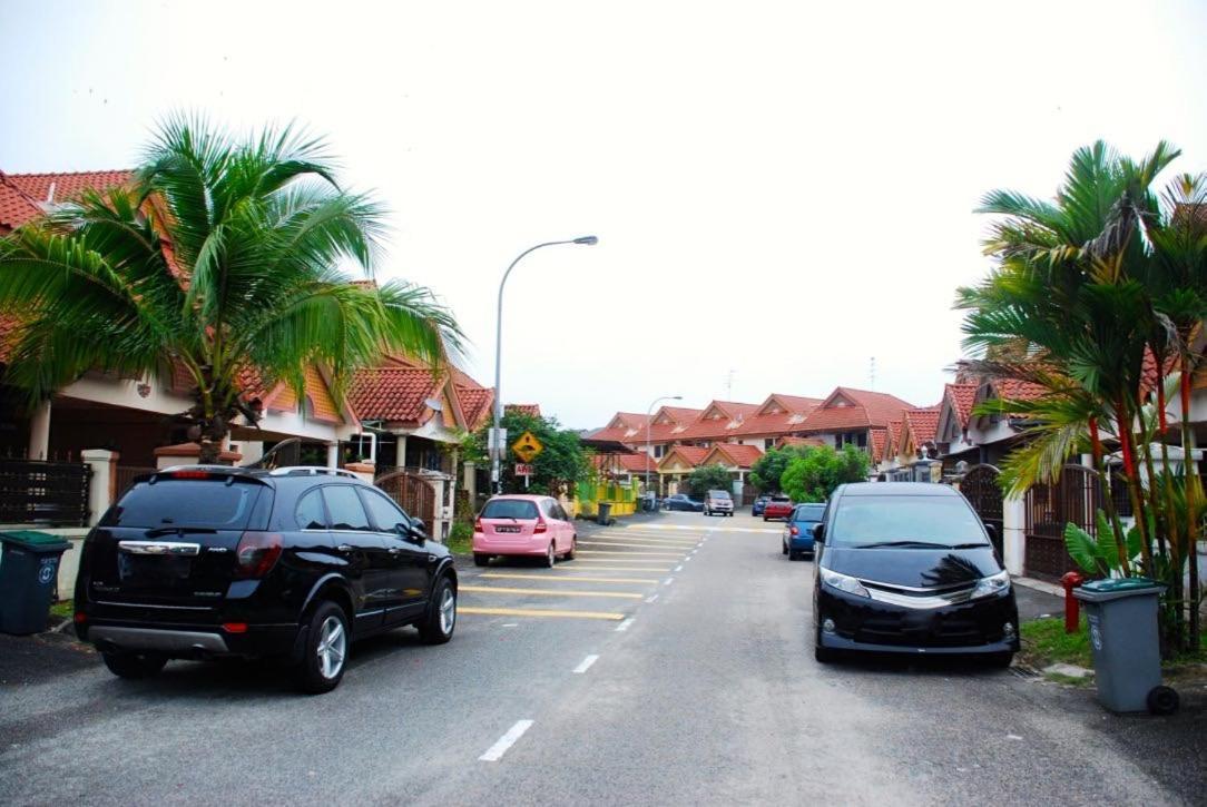 Rini Utama Homestay Skudai Exterior foto