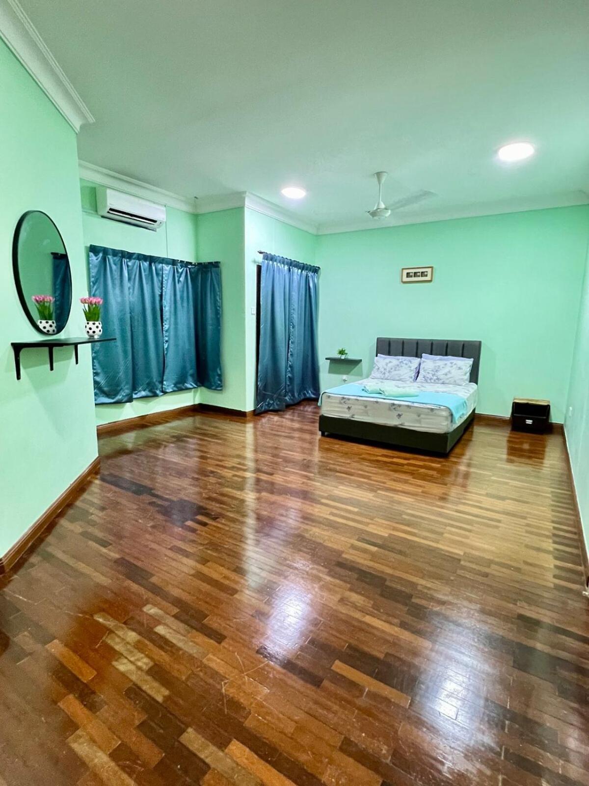 Rini Utama Homestay Skudai Exterior foto