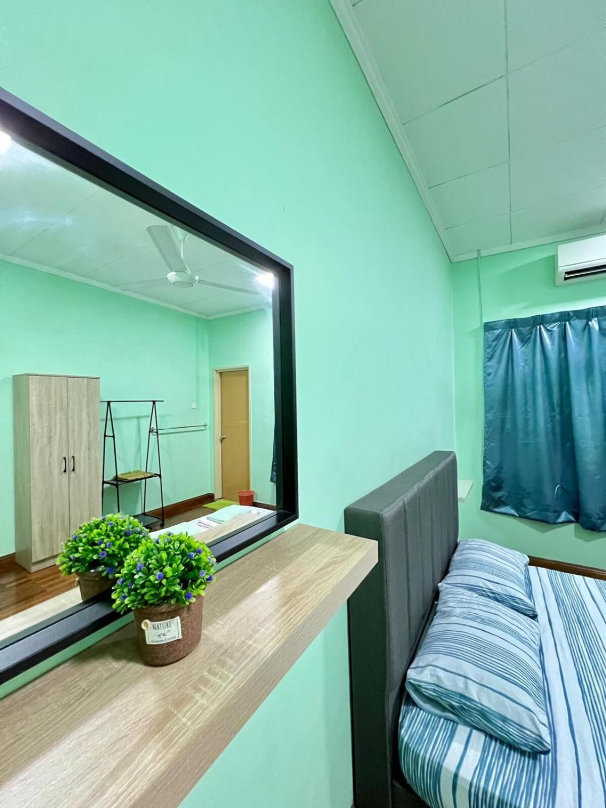 Rini Utama Homestay Skudai Exterior foto